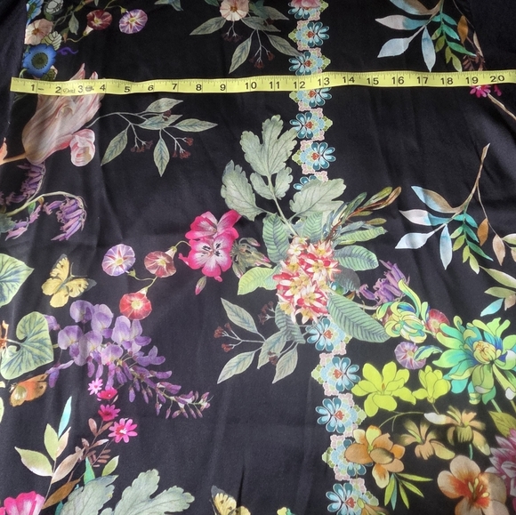 Women's Johnny Was Cashmere & Silk Long Sleeve Floral Black Pullover Top Blouse - Picture 7 of 7